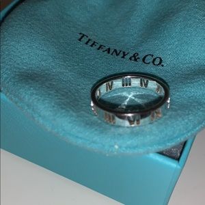 Tiffany and Co Atlas ring